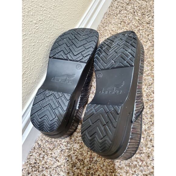 Dansko XP Rainbow Striped Metallic Patent Leather Clogs 36 US 5.5-6 - Picture 3 of 12